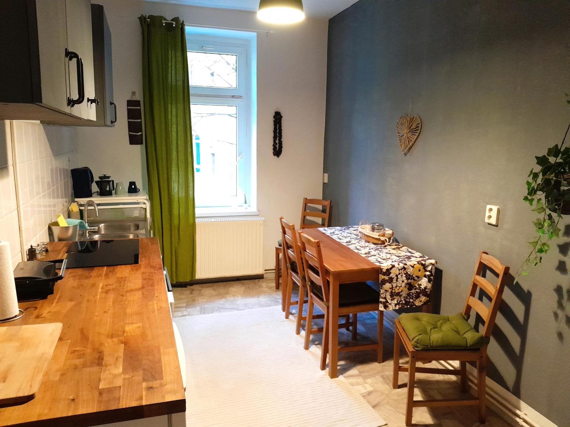 Spacious 2-room-apartment In Leutzsch Apartment *