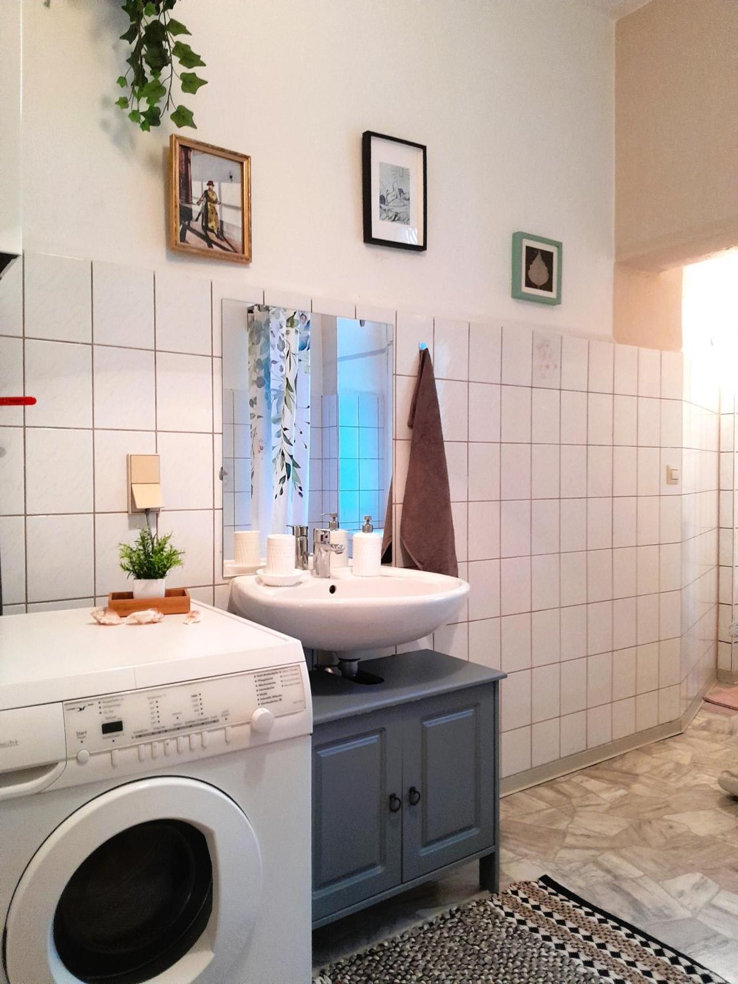 Apartment Spacious 2-room-apartment In Leutzsch Leipzig
