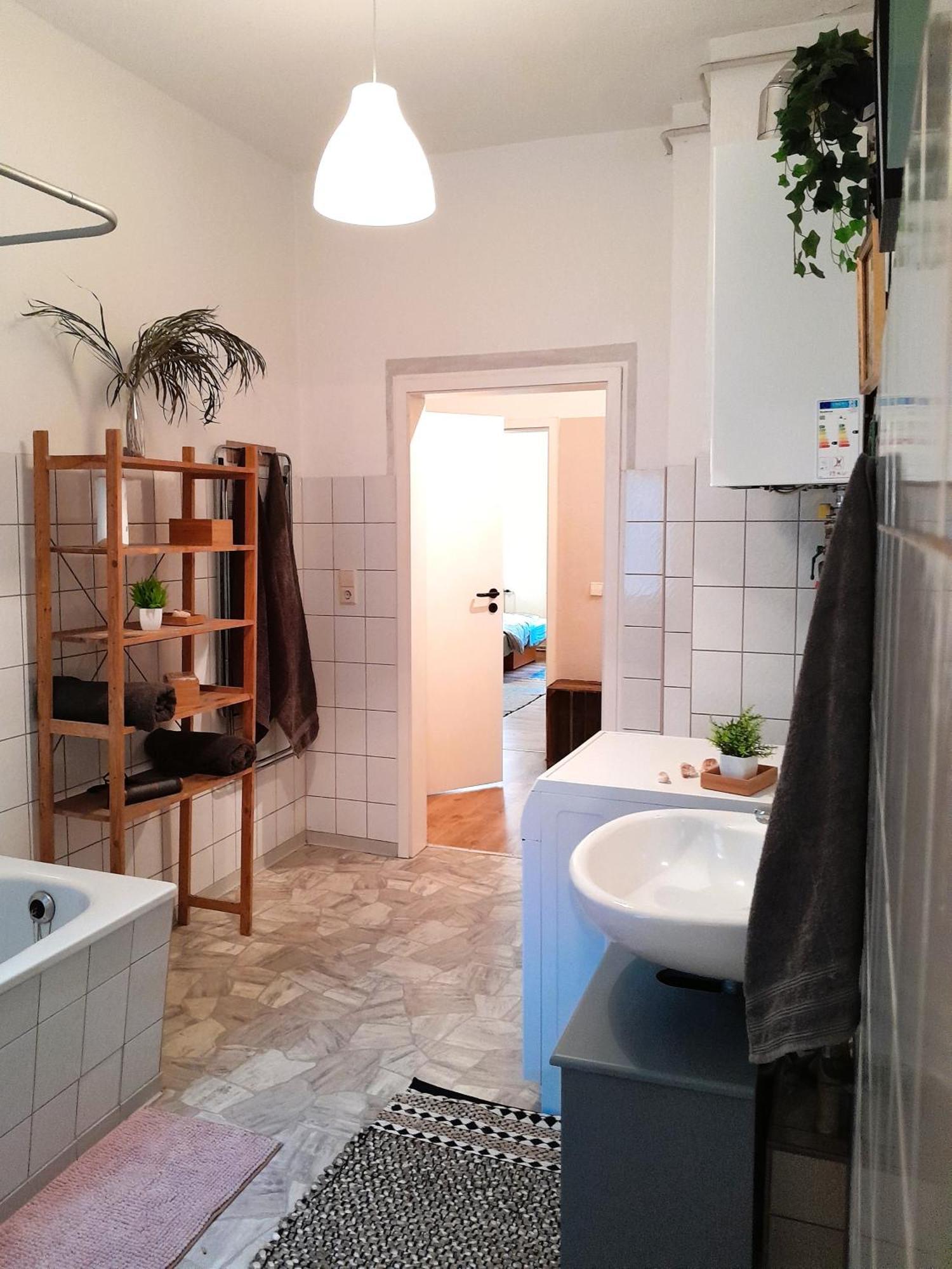 Apartment Spacious 2-room-apartment In Leutzsch *